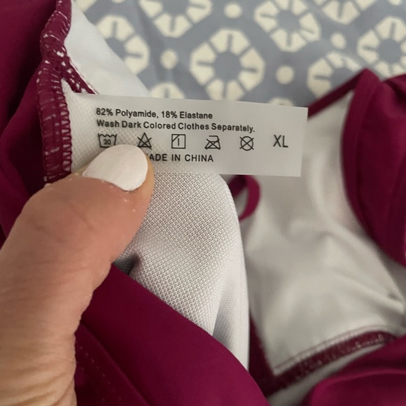 Hey shape one piece women’s bathing suit - Picture 4 of 7